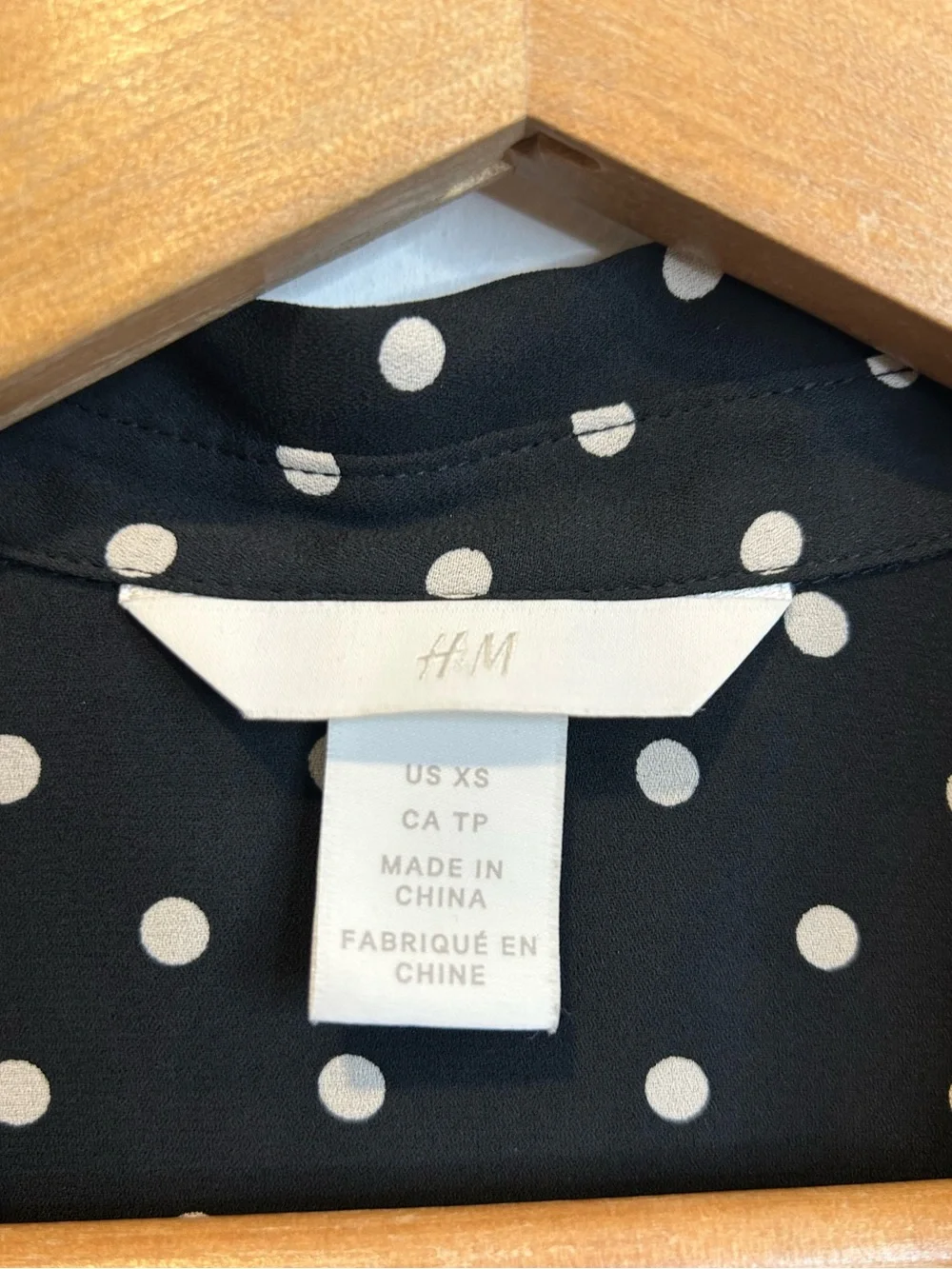 H&M Chiffon Button up collared blouse polka dot black - Picture 5 of 7